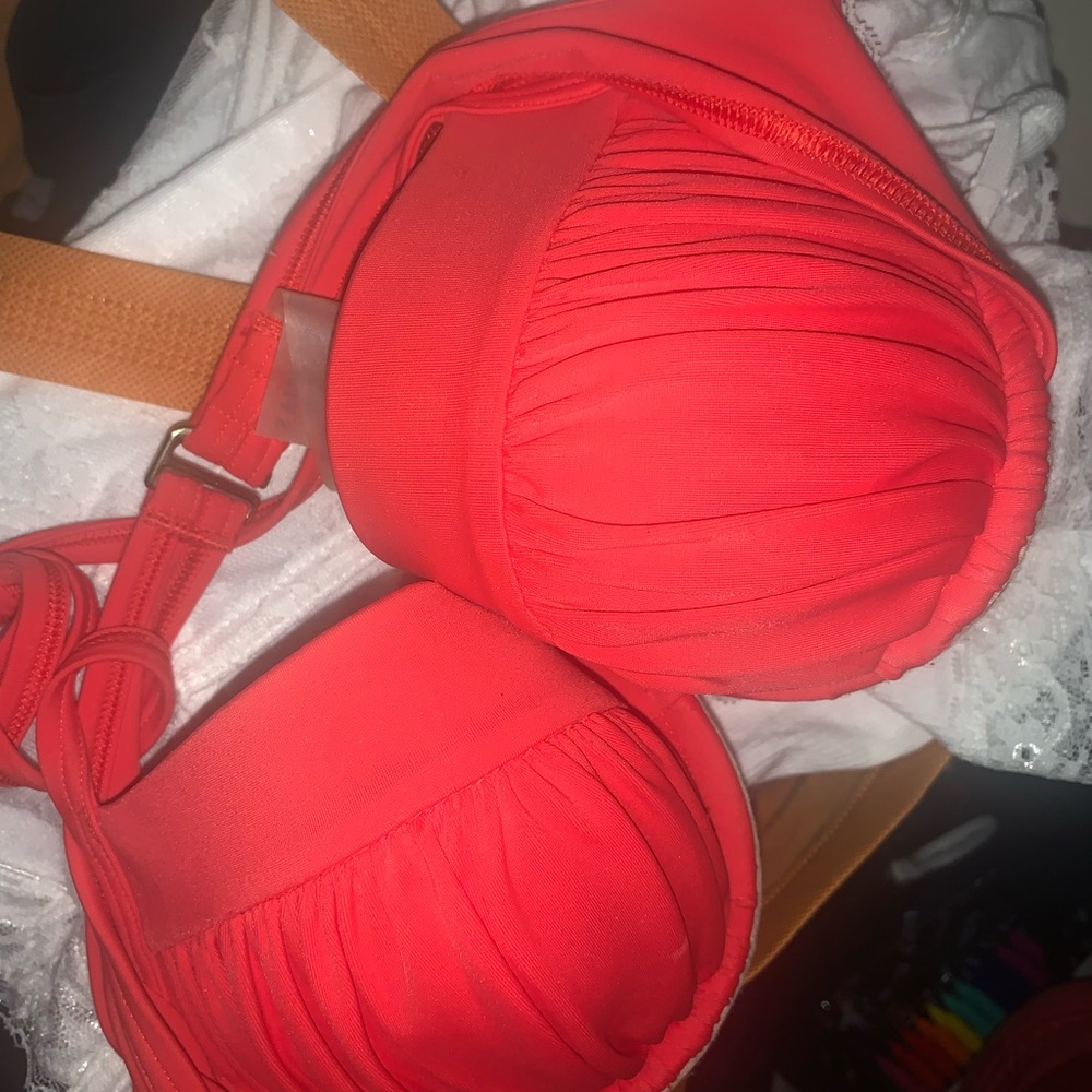 Victoria secret bikini push up top (34B)
